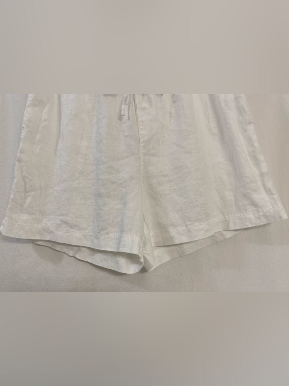 Tommy Bahama White Linen Drawstring Shorts. NWT. Size L. Loose Fit, 2 Pockets. - Picture 10 of 13